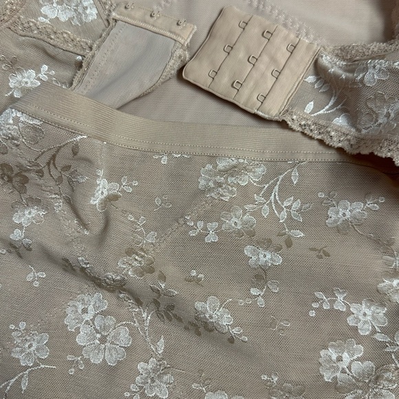 Modern Movement Shapewear Womens Medium Tan Floral Lace - Picture 4 of 11